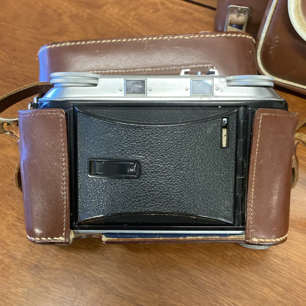 Voigtländer Bessa II Folding Camera Color-Skopar 3.5/105mm Lens, Lens Hood, Filters, Leather Case, Original Box, Etc Image 1++